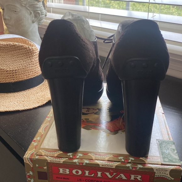 TODS high heel booties ankle boots lace up suede dark brown sz 37.5 us 7.5. - Picture 3 of 7